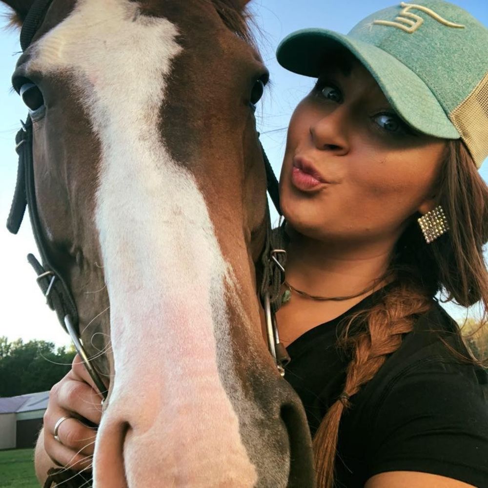 Meet your Posher, Chelsie